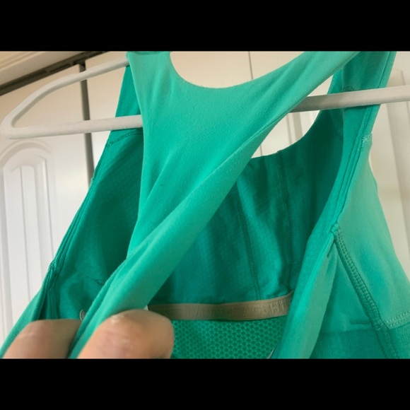 Size 14 girls Ivivva tank top with shelf bra - Picture 3 of 6